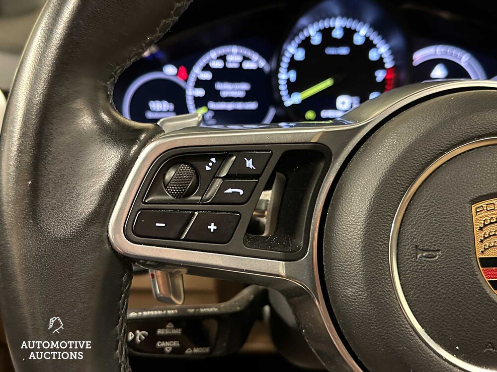 Porsche Cayenne E-Hybrid 3.0 V6 NEW-MODEL 462hp 2018 Sport-Chrono