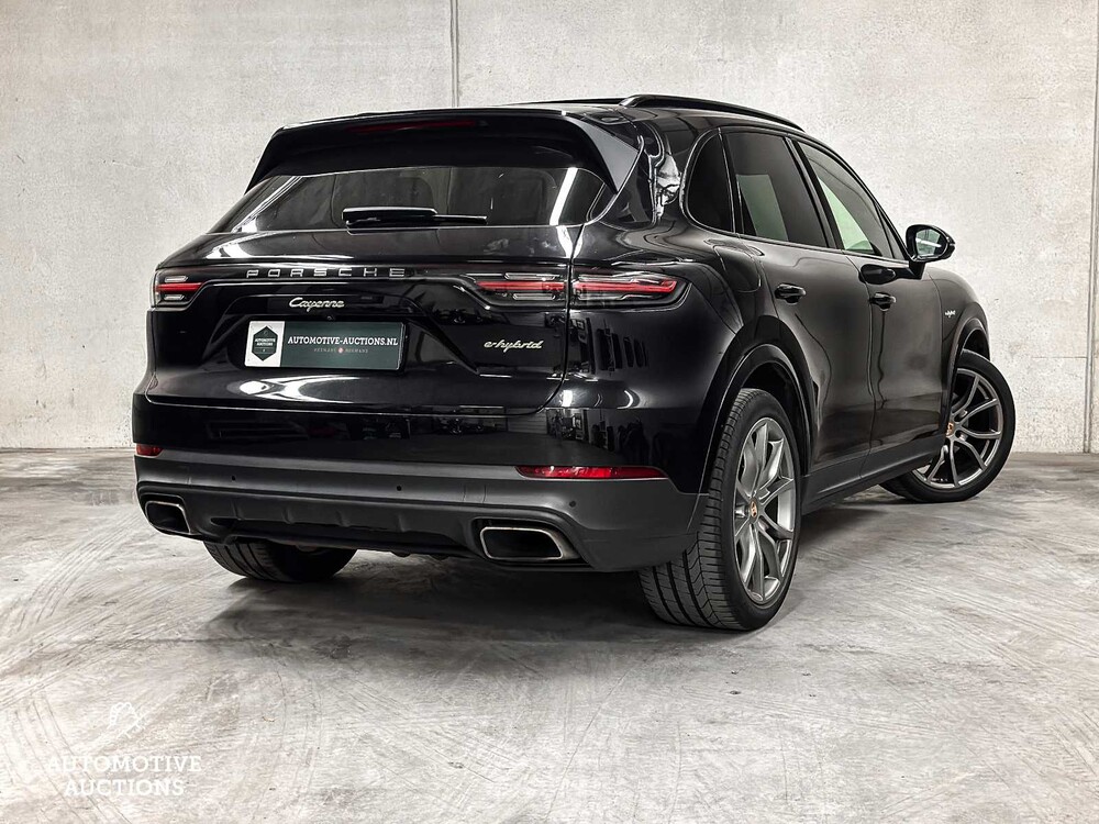 Porsche Cayenne E-Hybrid 3.0 V6 NEW-MODEL 462hp 2018 Sport-Chrono