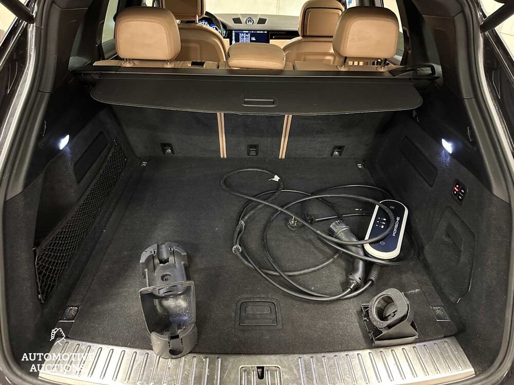 Porsche Cayenne E-Hybrid 3.0 V6 NEW-MODEL 462hp 2018 Sport-Chrono