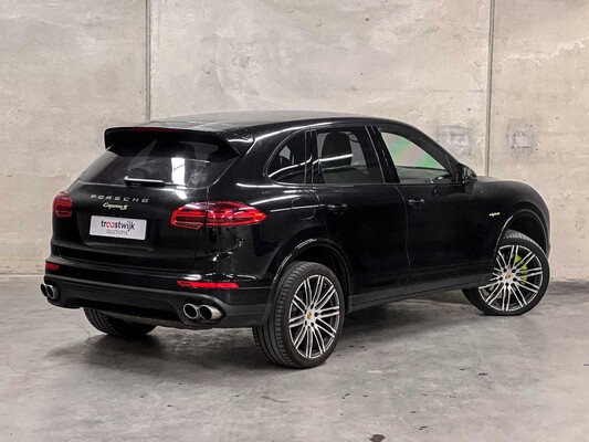 Porsche Cayenne S E-Hybrid 3.0 V6 416hp 2015 (Original-NL), GZ-024-N