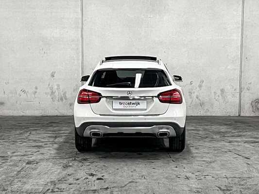 Mercedes-Benz GLA Class 180 Business Solution AMG 122hp 2017, RZ-668-T