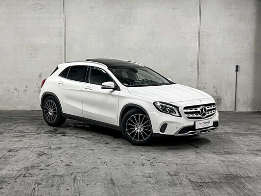 Mercedes-Benz GLA-klasse 180 Business Solution AMG 122pk 2017, RZ-668-T