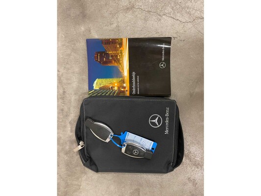 Mercedes-Benz GLA Klasse 180 Business Solution AMG 122PS 2017, RZ-668-T