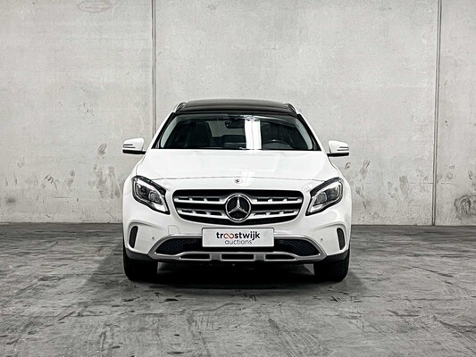 Mercedes-Benz GLA Class 180 Business Solution AMG 122hp 2017, RZ-668-T