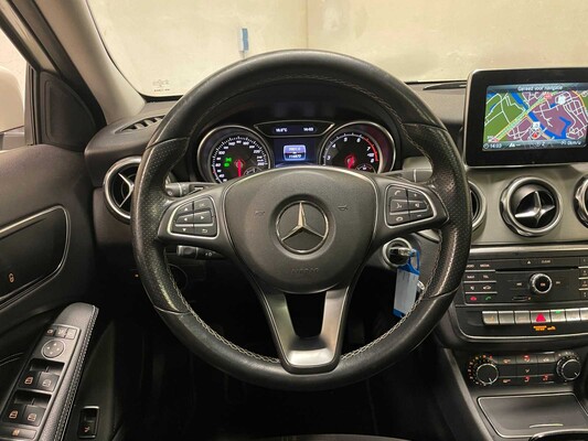 Mercedes-Benz GLA Klasse 180 Business Solution AMG 122PS 2017, RZ-668-T