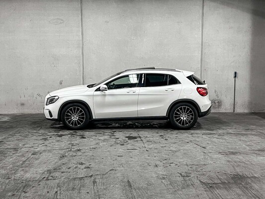 Mercedes-Benz GLA Class 180 Business Solution AMG 122hp 2017, RZ-668-T