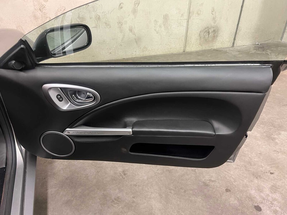 Aston Martin Vanquish 5.9 V12 469pk 2001 (Origineel-NL), 36-HT-PF