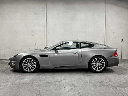 Aston Martin Vanquish 5.9 V12 469pk 2001 (Origineel-NL), 36-HT-PF