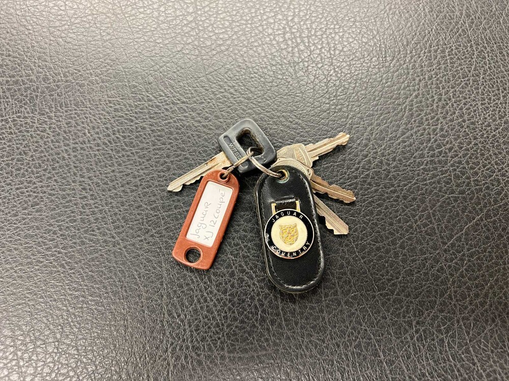 Jaguar XJ12C Coupé LHD Early Type Carburateurs 254pk 1976, 44-YD-44