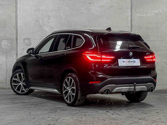 BMW X1 sDrive20i Centennial High Executive F48 (Origineel-NL) 192pk 2016, JH-821-H