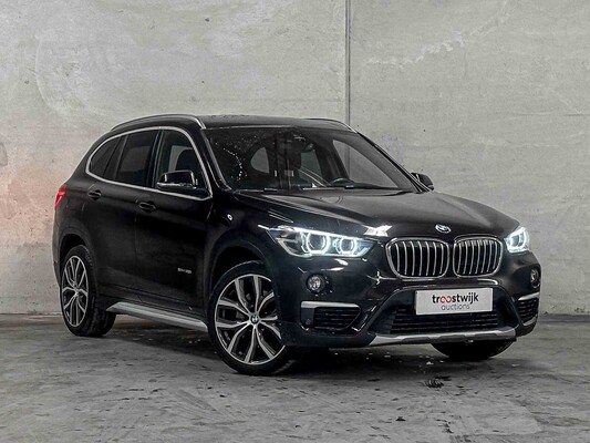 BMW X1 sDrive20i Centennial High Executive F48 (Origineel-NL) 192pk 2016, JH-821-H