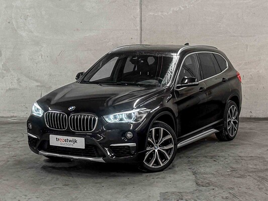 BMW X1 sDrive20i Centennial High Executive F48 (Origineel-NL) 192pk 2016, JH-821-H