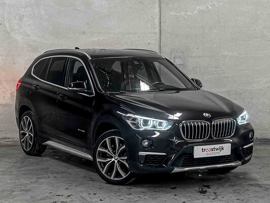 BMW X1 sDrive20i Centennial High Executive F48 (Origineel-NL) 192pk 2016, JH-821-H