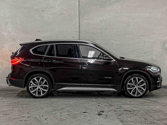 BMW X1 sDrive20i Centennial High Executive F48 (Origineel-NL) 192pk 2016, JH-821-H