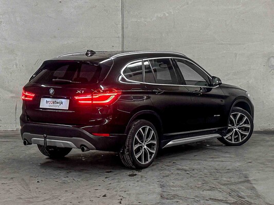 BMW X1 sDrive20i Centennial High Executive F48 (Origineel-NL) 192pk 2016, JH-821-H