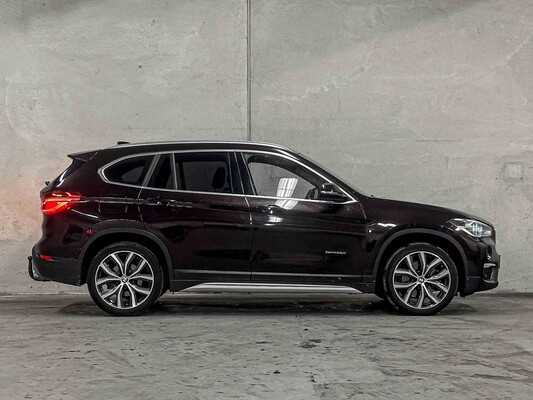 BMW X1 sDrive20i Centennial High Executive F48 (Origineel-NL) 192pk 2016, JH-821-H