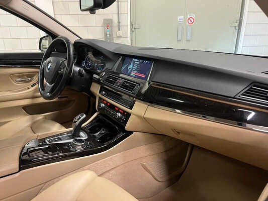 BMW 528i Touring High Executive F11 245pk 2014 5-serie, 6-TVT-59