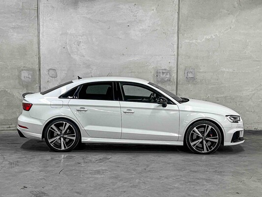 Audi RS3 Limousine 2.5 TFSI Quattro (Black Edition) 400pk 2020, L-931-TN