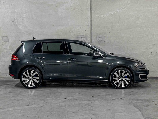 Volkswagen Golf GTE 1.4 TSI 150hp 2015 (Original-NL), GH-791-T