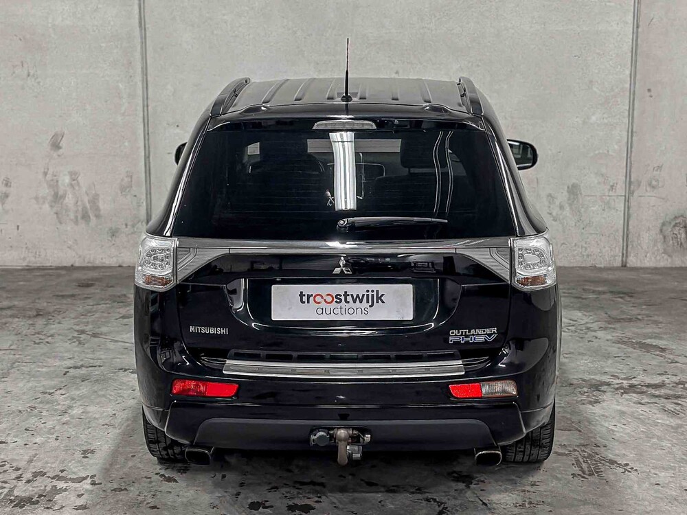  Mitsubishi Outlander 2.0 PHEV Instyle+ 121hp 2013 (Original-UK), 6-SNX-40