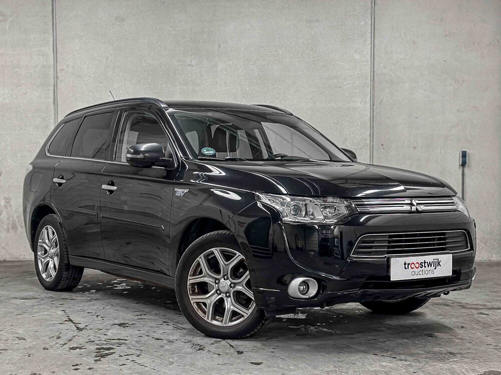  Mitsubishi Outlander 2.0 PHEV Instyle+ 121hp 2013 (Original-UK), 6-SNX-40