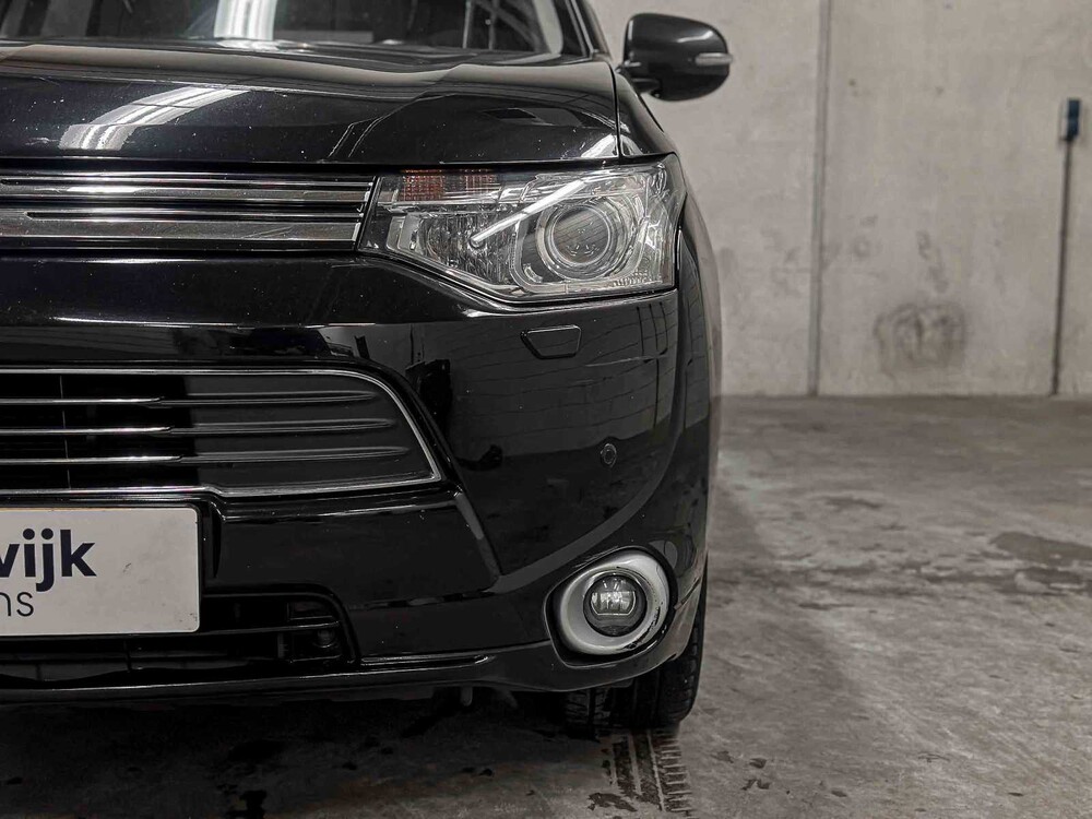  Mitsubishi Outlander 2.0 PHEV Instyle+ 121hp 2013 (Original-UK), 6-SNX-40