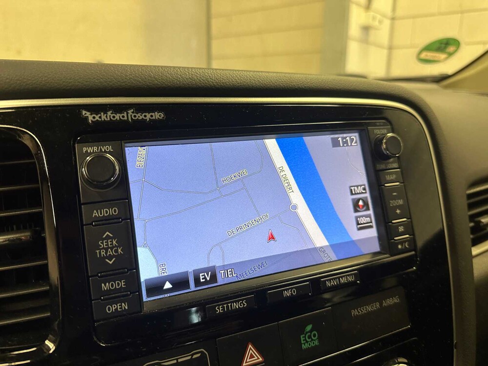  Mitsubishi Outlander 2.0 PHEV Instyle+ 121hp 2013 (Original-UK), 6-SNX-40