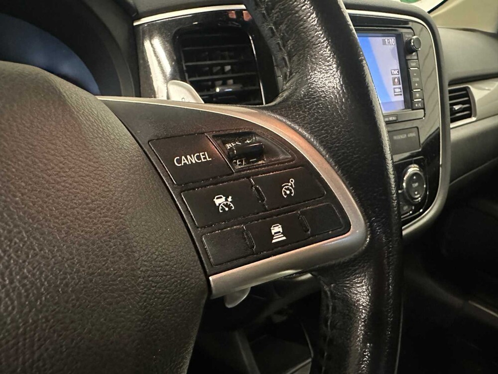  Mitsubishi Outlander 2.0 PHEV Instyle+ 121hp 2013 (Original-UK), 6-SNX-40