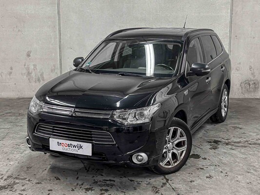  Mitsubishi Outlander 2.0 PHEV Instyle+ 121PS 2013 (Original-UK), 6-SNX-40