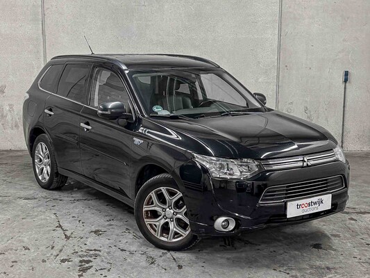  Mitsubishi Outlander 2.0 PHEV Instyle+ 121PS 2013 (Original-UK), 6-SNX-40