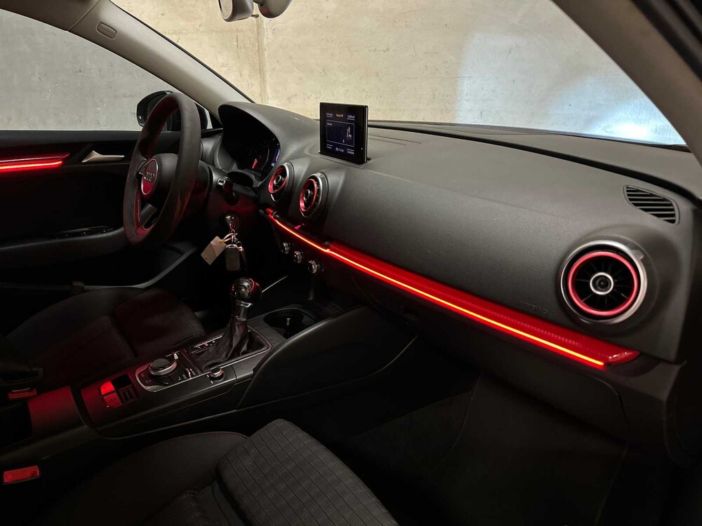 Audi A3 Limousine S-Line 1.4 TFSI CoD Ambition 140PS 2014 (Original-NL), 5-TVP-68