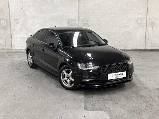 Audi A3 Limousine S-Line 1.4 TFSI CoD Ambition 140hp 2014 (Original-NL), 5-TVP-68