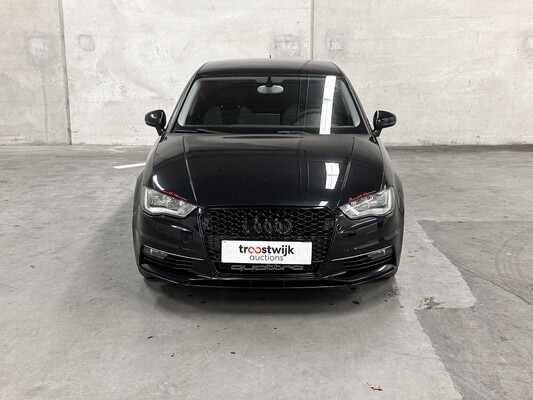 Audi A3 Limousine S-Line 1.4 TFSI CoD Ambition 140hp 2014 (Original-NL), 5-TVP-68