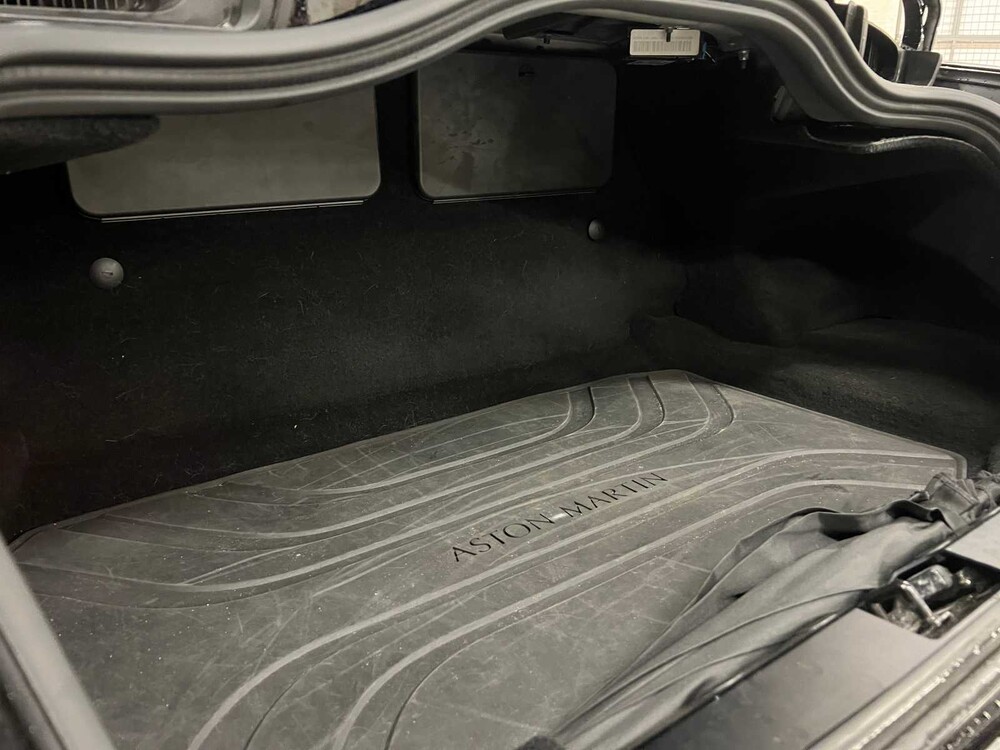 Aston Martin DB11 4.0 V8 510pk 2017, NL-Kenteken