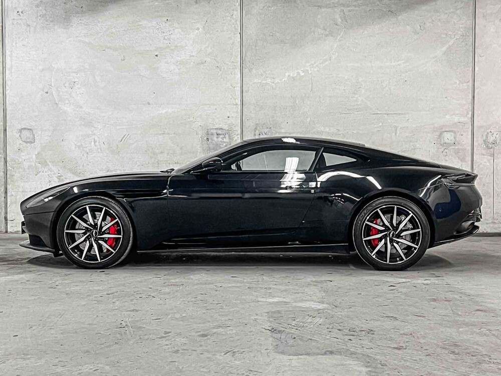 Aston Martin DB11 4.0 V8 510pk 2017, NL-Kenteken