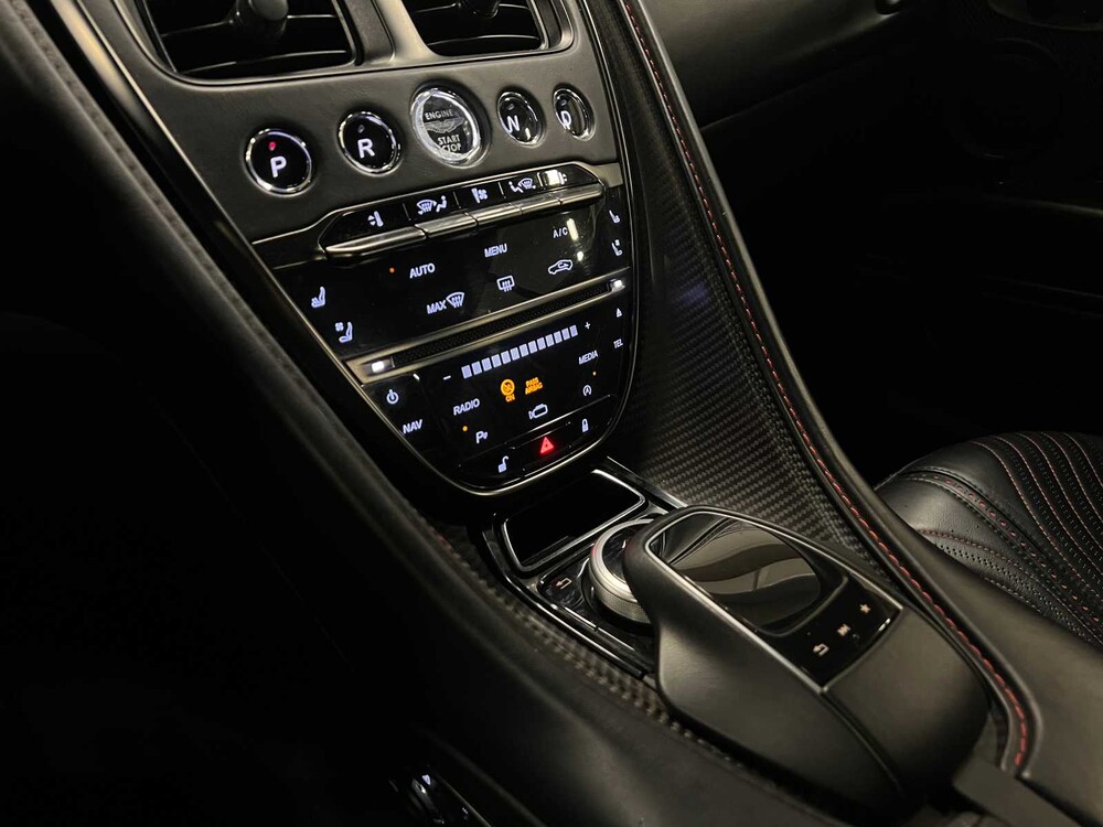 Aston Martin DB11 4.0 V8 510pk 2017, NL-Kenteken