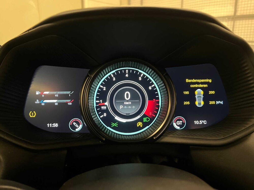 Aston Martin DB11 4.0 V8 510pk 2017, NL-Kenteken