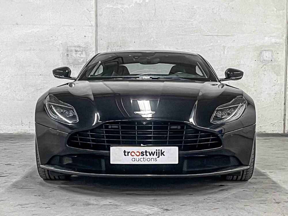Aston Martin DB11 4.0 V8 510pk 2017, NL-Kenteken