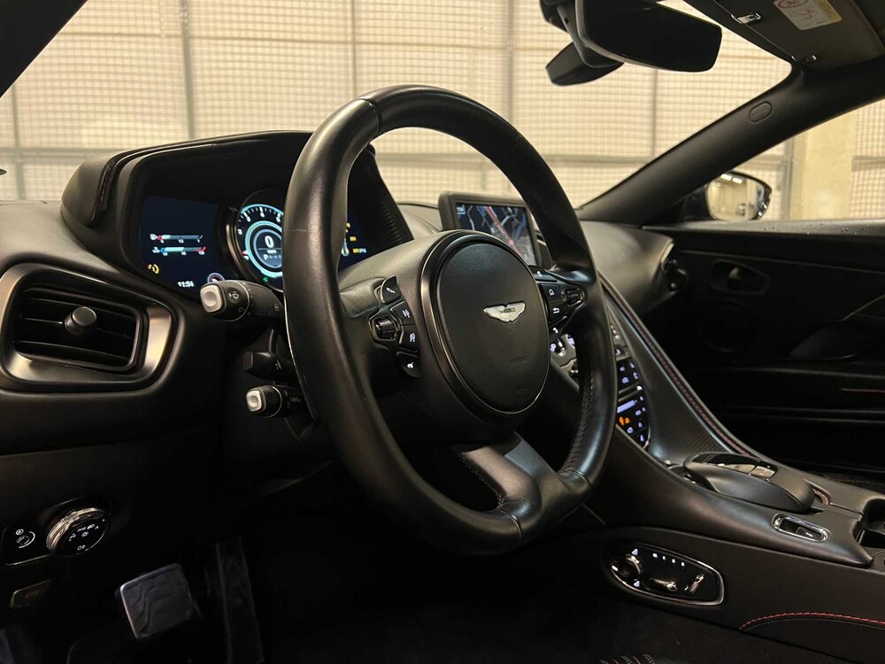 Aston Martin DB11 4.0 V8 510pk 2017, NL-Kenteken