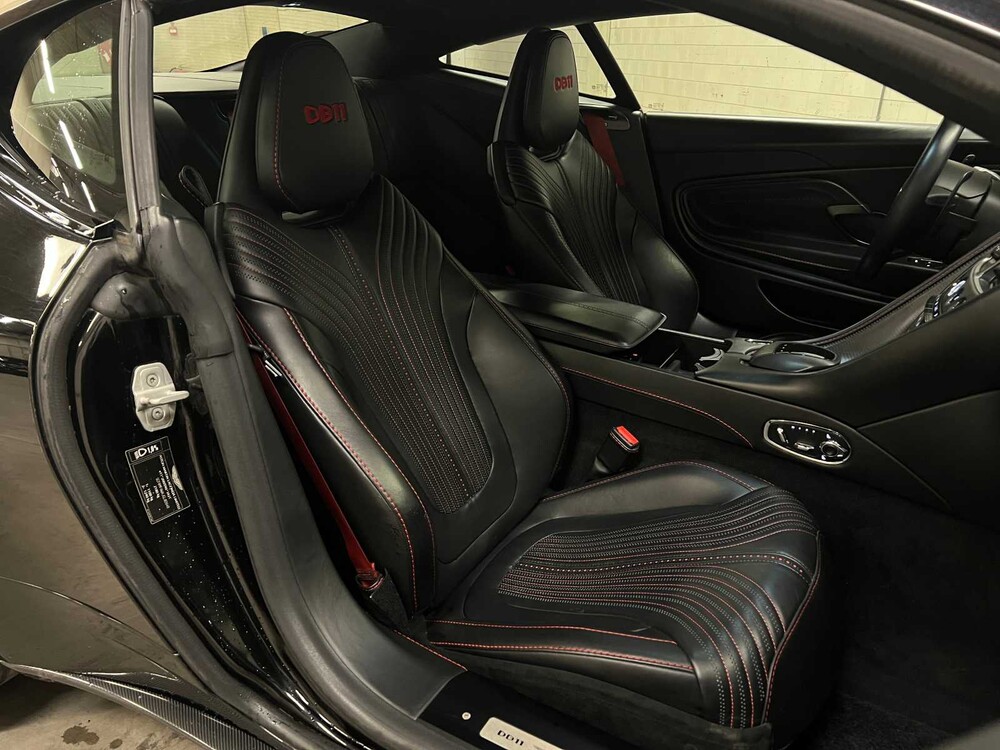 Aston Martin DB11 4.0 V8 510pk 2017, NL-Kenteken