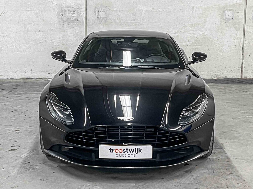 Aston Martin DB11 4.0 V8 510pk 2017, NL-Kenteken