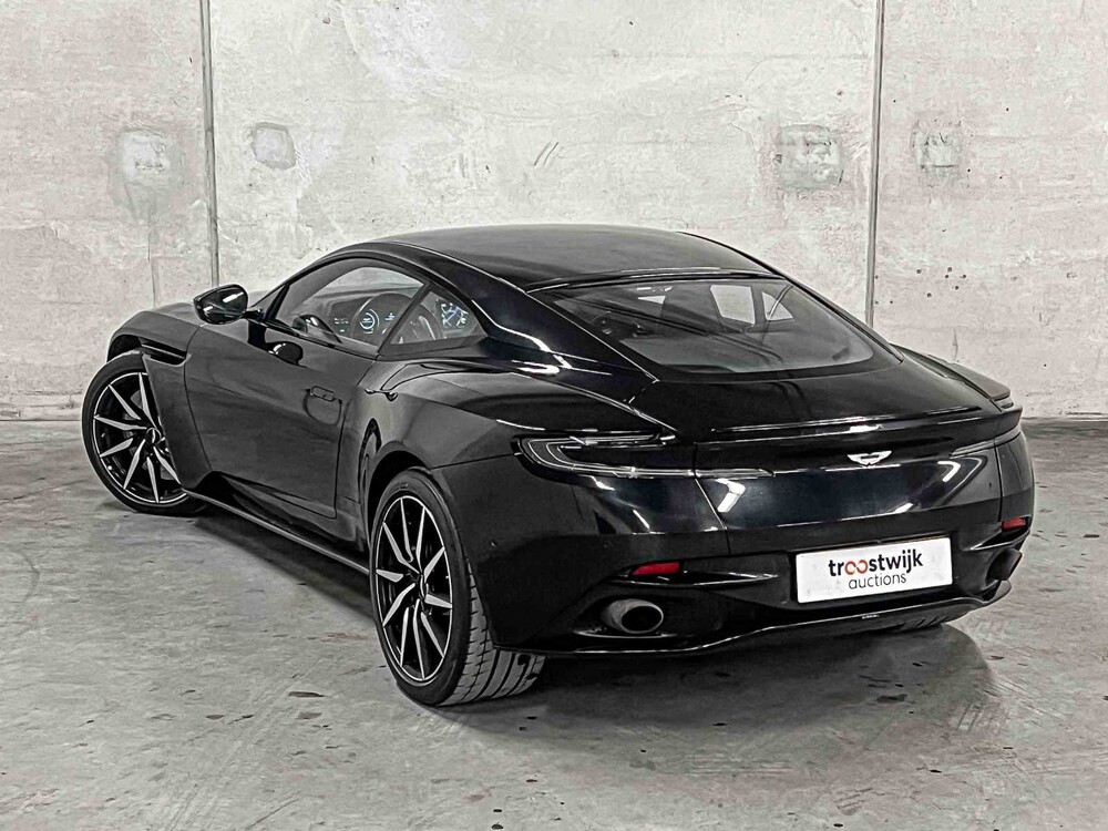 Aston Martin DB11 4.0 V8 510pk 2017, NL-Kenteken