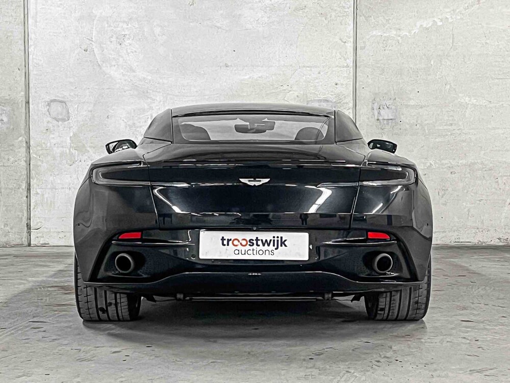 Aston Martin DB11 4.0 V8 510pk 2017, NL-Kenteken