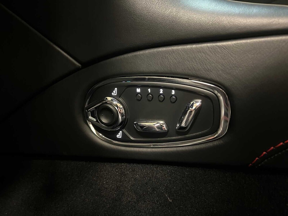 Aston Martin DB11 4.0 V8 510pk 2017, NL-Kenteken