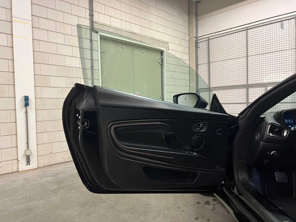 Aston Martin DB11 4.0 V8 510pk 2017, NL-Kenteken