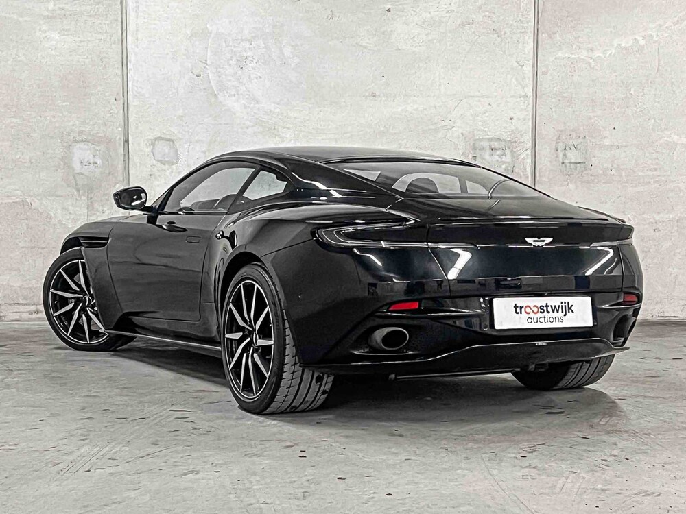 Aston Martin DB11 4.0 V8 510pk 2017, NL-Kenteken