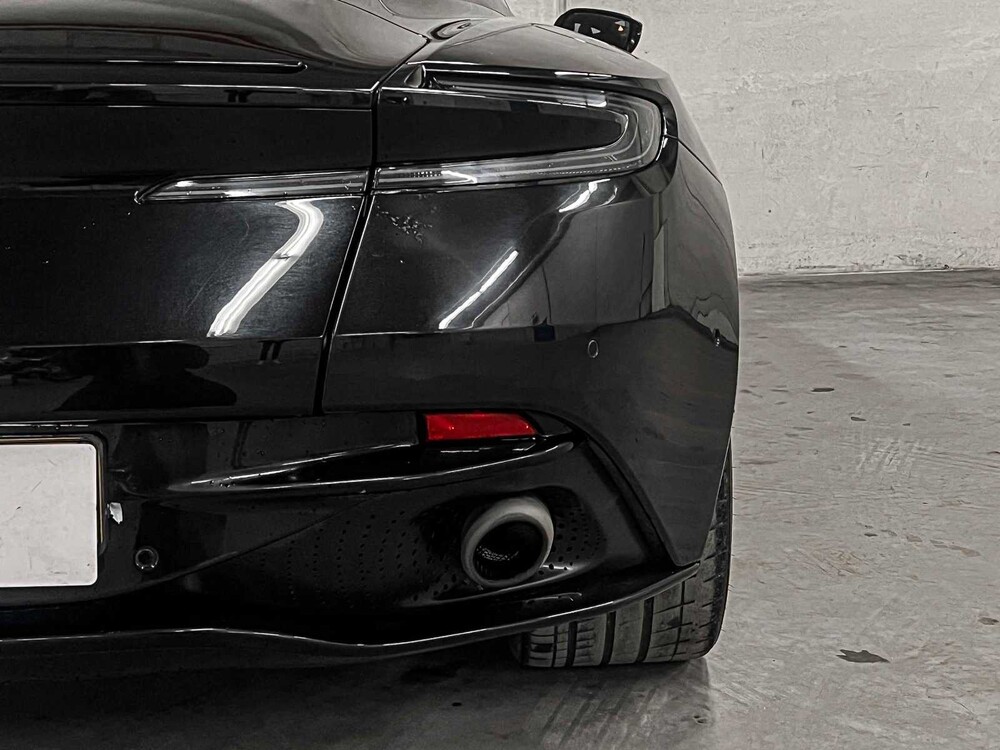 Aston Martin DB11 4.0 V8 510pk 2017, NL-Kenteken