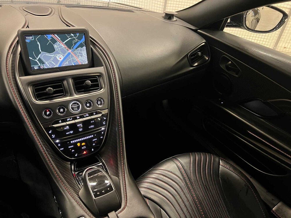 Aston Martin DB11 4.0 V8 510pk 2017, NL-Kenteken