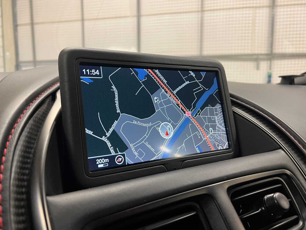 Aston Martin DB11 4.0 V8 510pk 2017, NL-Kenteken