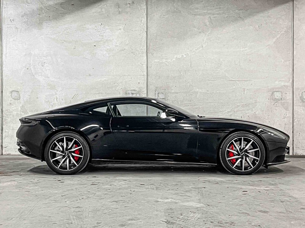 Aston Martin DB11 4.0 V8 510pk 2017, NL-Kenteken